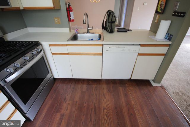 902-B RALSTON DR, Mount Laurel, NJ 08054