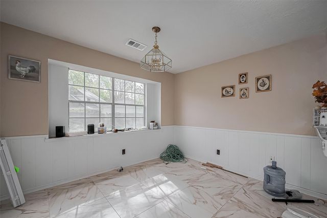 811 Loire Lane, Houston, TX 77090