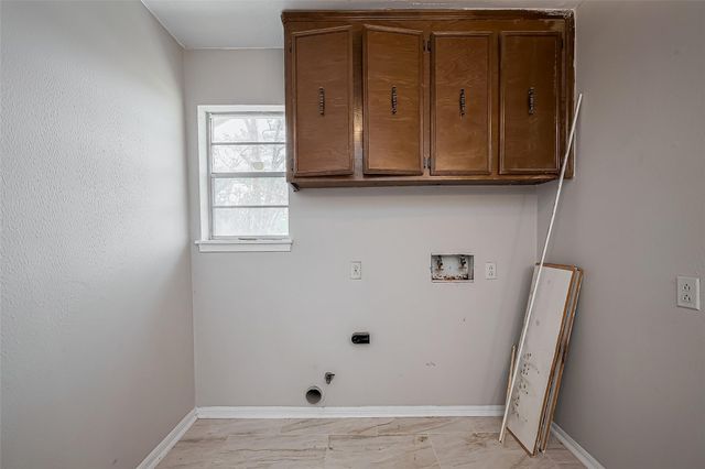 811 Loire Lane, Houston, TX 77090