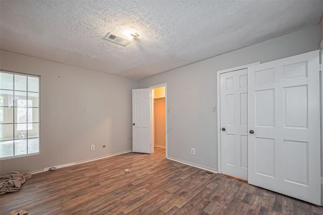 811 Loire Lane, Houston, TX 77090