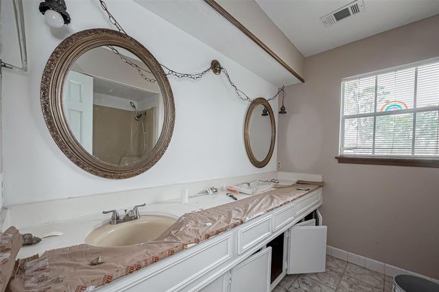 811 Loire Lane, Houston, TX 77090