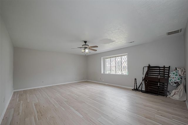 811 Loire Lane, Houston, TX 77090