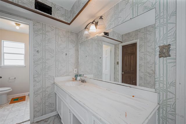 811 Loire Lane, Houston, TX 77090