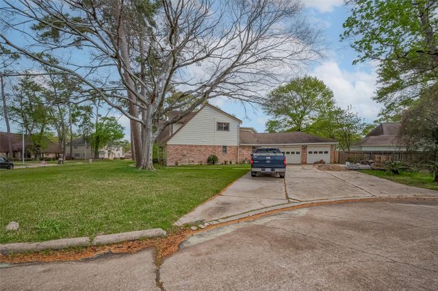 811 Loire Lane, Houston, TX 77090