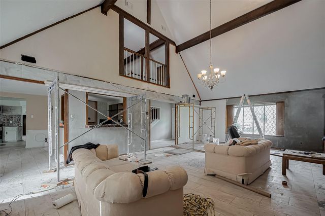 811 Loire Lane, Houston, TX 77090