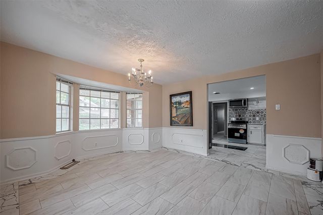 811 Loire Lane, Houston, TX 77090