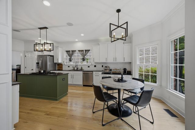 6741 Christiansted Ln, Nashville, TN 37211