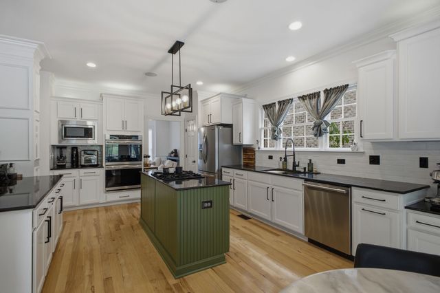 6741 Christiansted Ln, Nashville, TN 37211