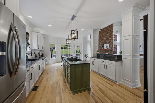 6741 Christiansted Ln, Nashville, TN 37211