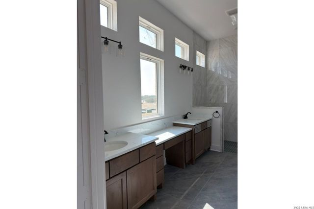 2402 Altiplano, San Antonio, TX 78245