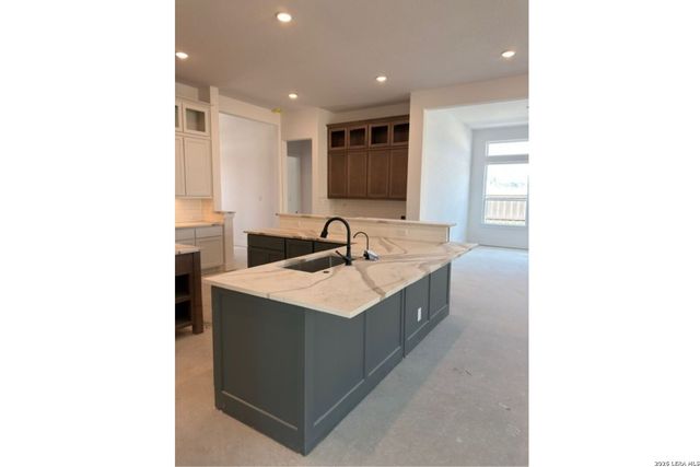 2402 Altiplano, San Antonio, TX 78245