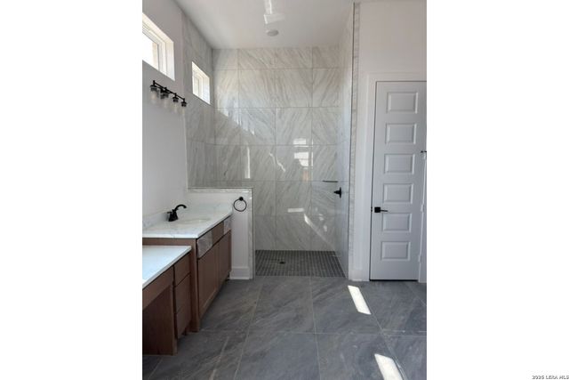 2402 Altiplano, San Antonio, TX 78245