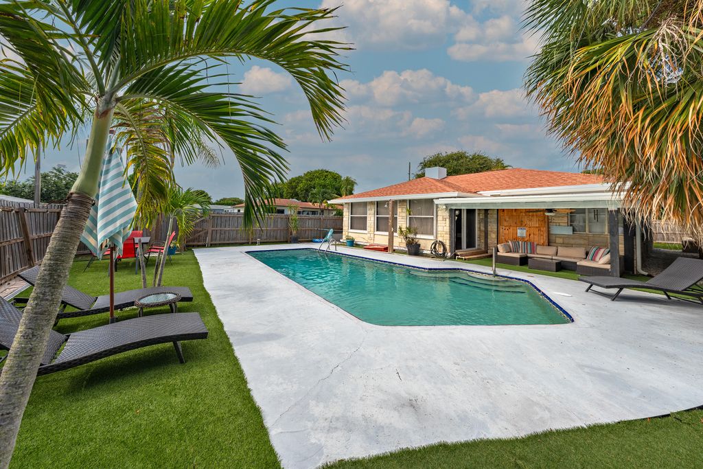 1202 N K Street, Lake Worth Beach, FL 33460