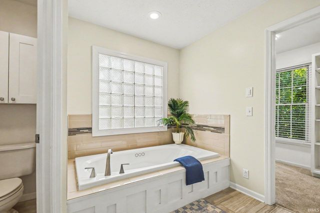 52611 Spring Valley Lane, Granger, IN 46530
