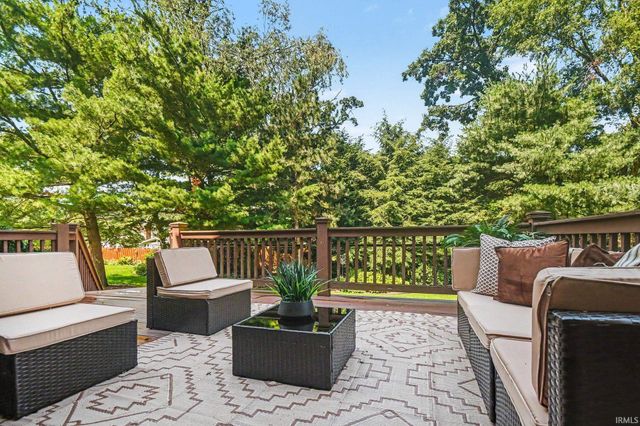 52611 Spring Valley Lane, Granger, IN 46530