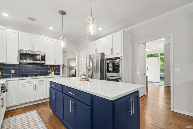 52611 Spring Valley Lane, Granger, IN 46530
