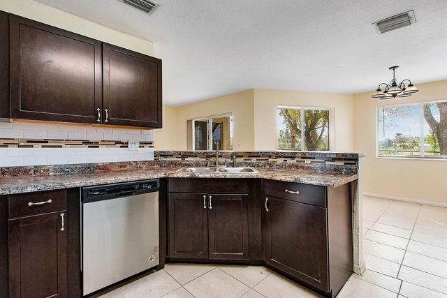 8460 NW 40th Street 84 60, Coral Springs, FL 33065