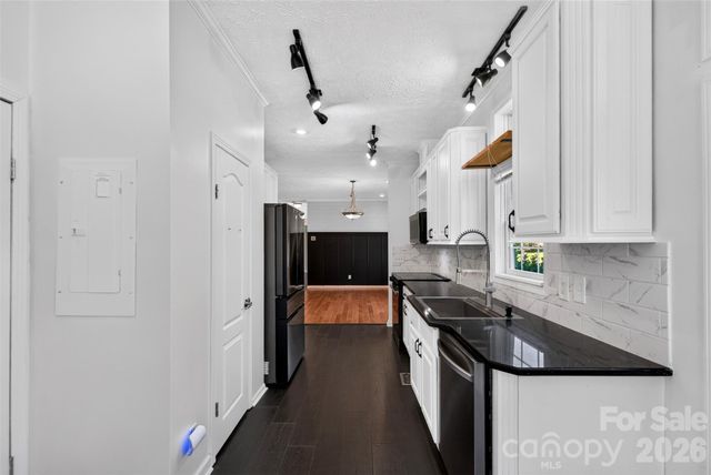 6 Enochs Way, Fletcher, NC 28732
