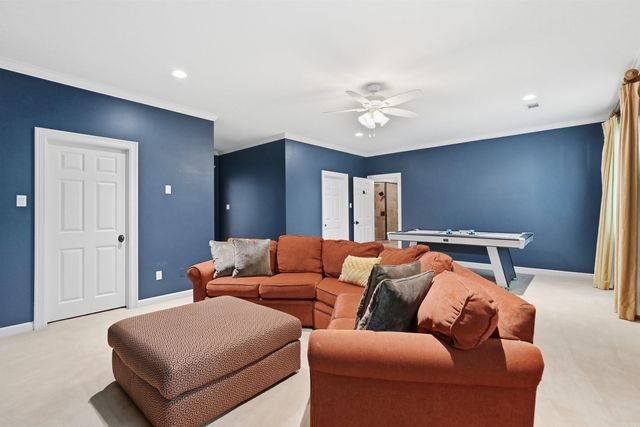 302 Hickory Creek Court, Little Rock, AR 72212