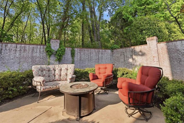 302 Hickory Creek Court, Little Rock, AR 72212