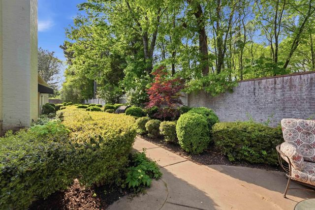 302 Hickory Creek Court, Little Rock, AR 72212
