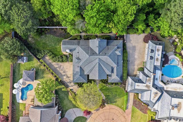 302 Hickory Creek Court, Little Rock, AR 72212