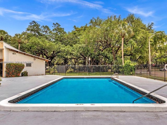 2750 N 34th Ave 9D, Hollywood, FL 33021