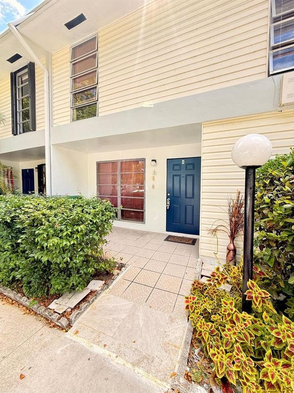 2750 N 34th Ave 9D, Hollywood, FL 33021