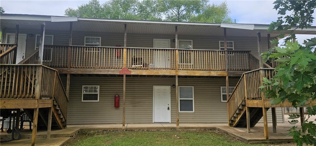 1983 Razorback Road 3, Fayetteville, AR 72701