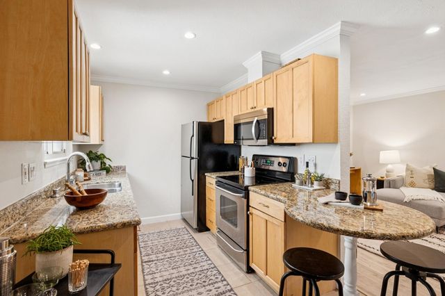 55 55 Fairmount AVE 215, Oakland, CA 94611