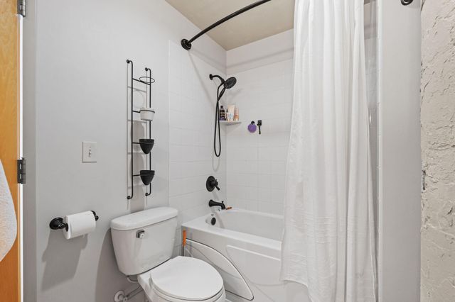 1901 E Hennepin Avenue 306, Minneapolis, MN 55413
