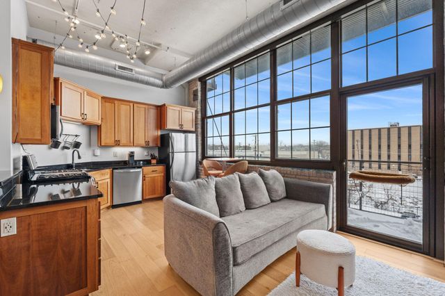 1901 E Hennepin Avenue 306, Minneapolis, MN 55413