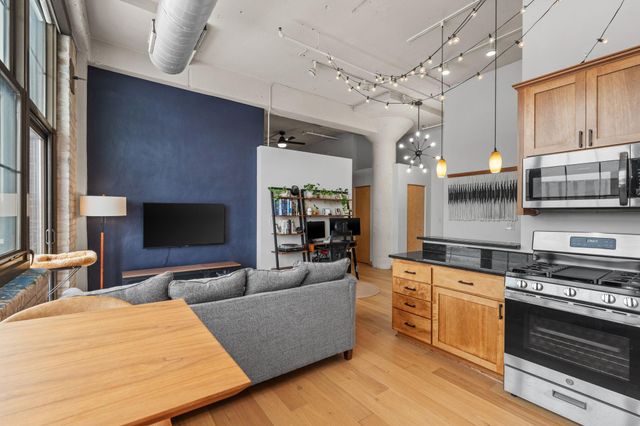 1901 E Hennepin Avenue 306, Minneapolis, MN 55413