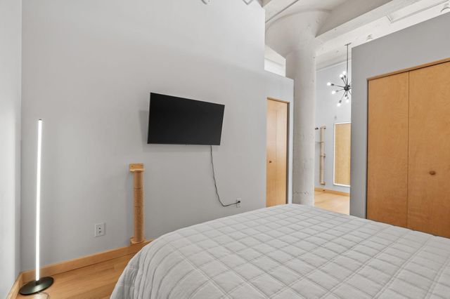 1901 E Hennepin Avenue 306, Minneapolis, MN 55413