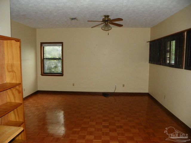 5900 Hamilton Bridge Rd, Milton, FL 32570