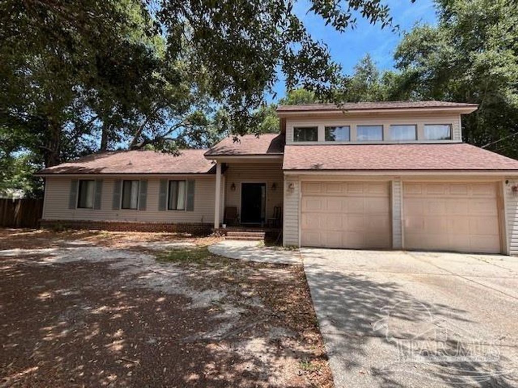 5900 Hamilton Bridge Rd, Milton, FL 32570