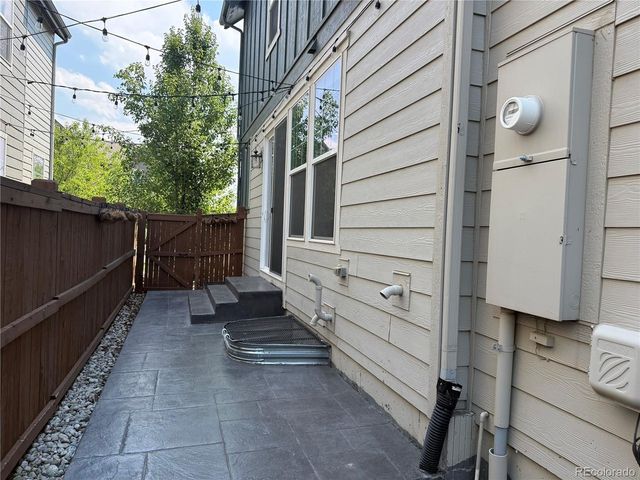 9327 E 60th Ave, Denver, CO 80238