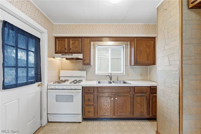 1887 Ritzman Court, Akron, OH 44314