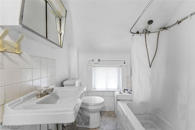 1887 Ritzman Court, Akron, OH 44314