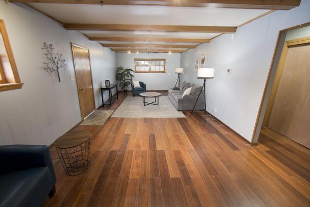 2261 W Kenboern DRIVE, Glendale, WI 53209