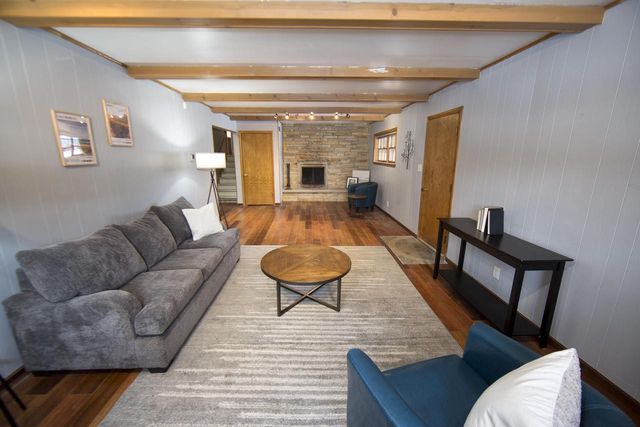 2261 W Kenboern DRIVE, Glendale, WI 53209