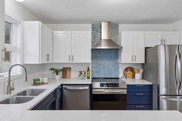 1888 Walnut Street, Saint Paul, MN 55113