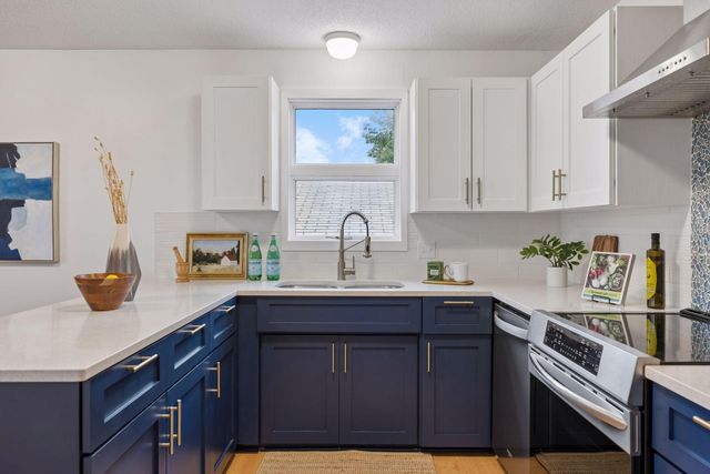 1888 Walnut Street, Saint Paul, MN 55113