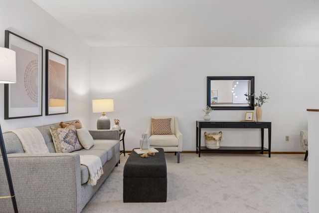 1888 Walnut Street, Saint Paul, MN 55113