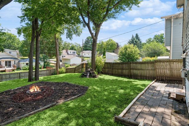 1888 Walnut Street, Saint Paul, MN 55113