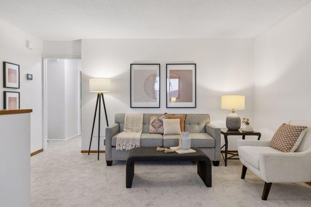 1888 Walnut Street, Saint Paul, MN 55113