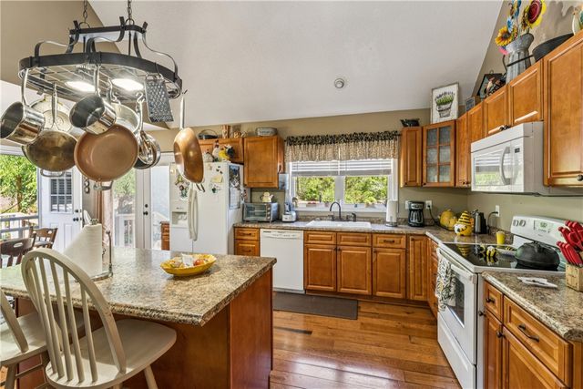 189 Little Choestoea Road, Westminster, SC 29693