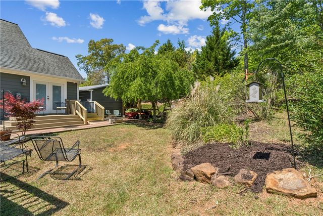 189 Little Choestoea Road, Westminster, SC 29693