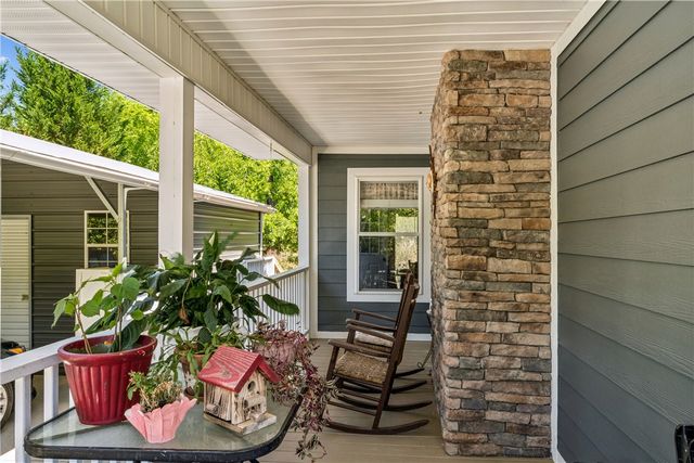 189 Little Choestoea Road, Westminster, SC 29693