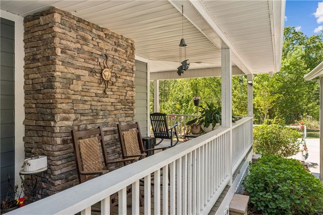 189 Little Choestoea Road, Westminster, SC 29693